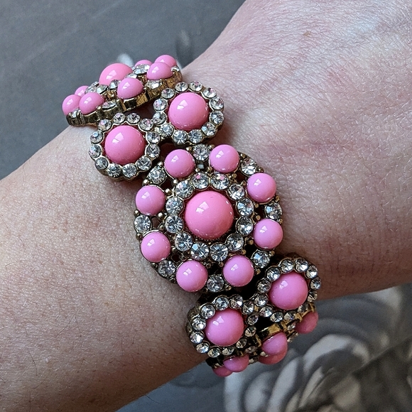 🌟3/$20🌟Statement Bracelet - Picture 1 of 4